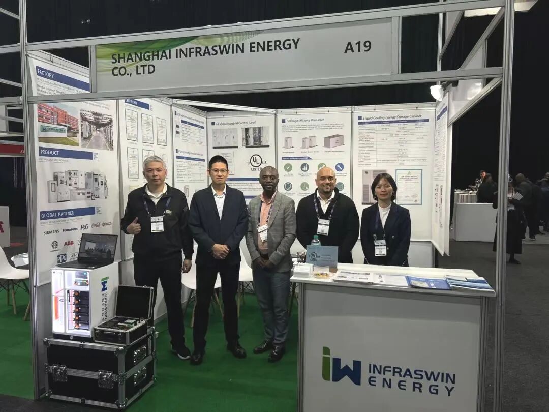 On-site exchange at the exhibition